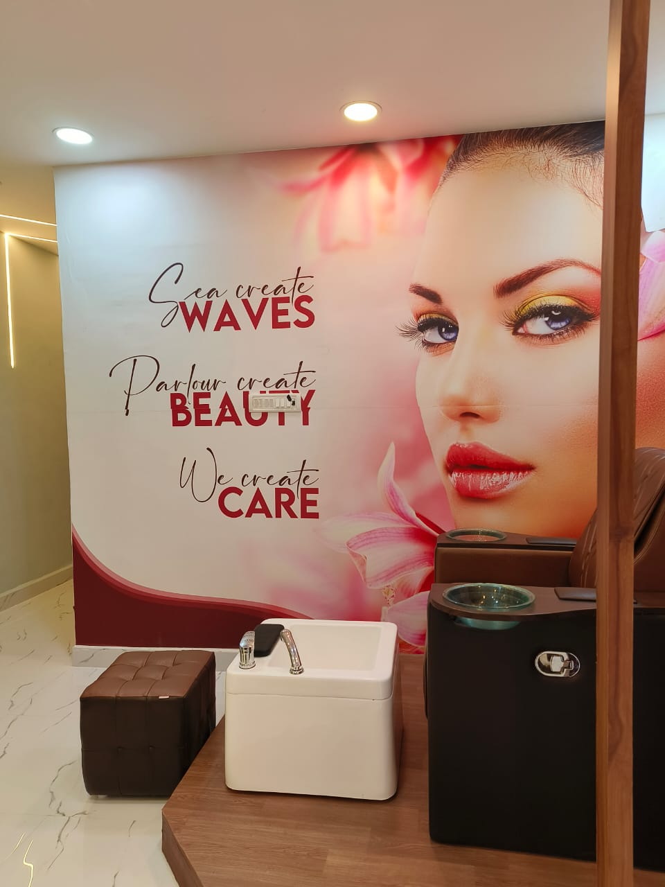 Waves Women's Salon