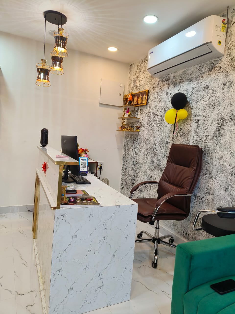 Waves Women's Salon